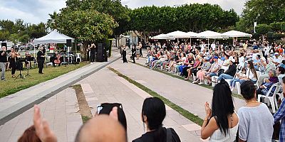 Gün Batımı Akustik Konseriyle eğlendiler