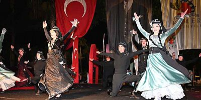 Gürcü dans topluluğundan Kemer’de muhteşem şov 