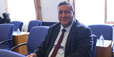 Gürer: “Vatandaşa halen kanserojen madde içeren borulardan su içiriliyor”