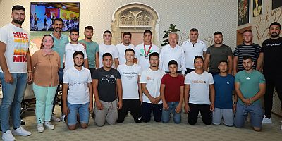 Güreş takımından Başkan Şahin'e teşekkür ziyareti