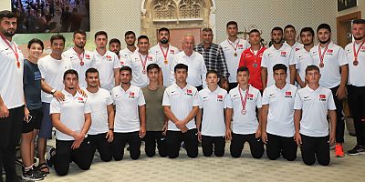 Güreş takımından Başkan Şahin'e ziyaret