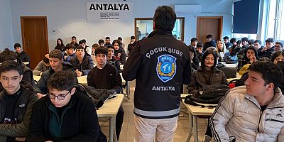 “Güvenli Okullar” Projesi Kapsamında Öğretmen ve Öğrencilere Seminer Verildi