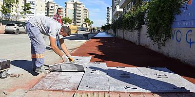 Güzeloba’da kaldırım çalışması