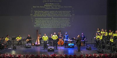 Halita ile Antalya DOB ve Polis Korosu aynı sahnede