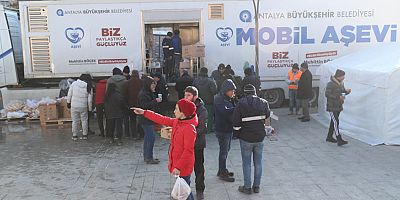Hatay’da depremzedeler için her gün 70 bin kişilik sıcak yemek