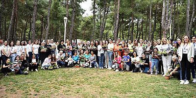 Hayatpark'ta anneleri için çiçek tasarladılar