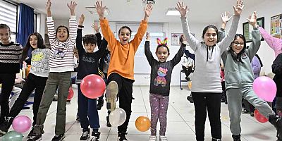 Hem eğlenip hem öğreniyorlar