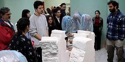 Heykeltıraşlar öğrencilerle buluştu