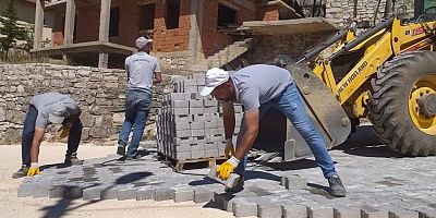 İbradı Belediyesi’nde bordür ve kaldırımlar yenileniyor