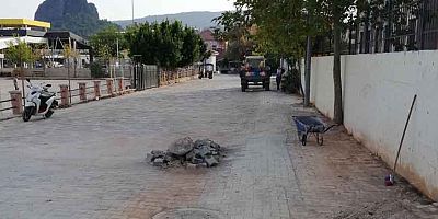 İlçe genelinde yol ve kaldırım çalışmaları