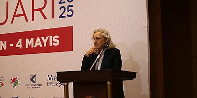 İnci Aral Kepez Kitap Fuarı’nda okurlarıyla buluştu