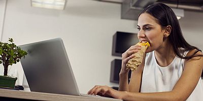 İş yerinde maruz kalınan mobbing yeme bozukluğunu tetikliyor