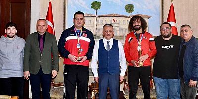 İşitme Engelliler Erkek Voleybol Takımı Vali Yazıcı'yı ziyaret etti