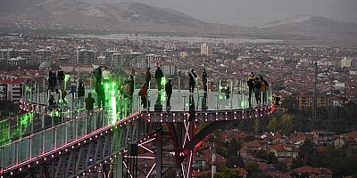 Isparta Belediyesi yatırımlarıyla vatandaşların kalbini kazanmaya devam ediyor