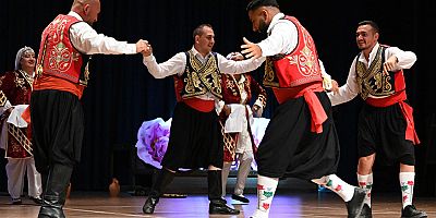 Isparta Uluslararası Gül Festivalinin gala programı yapıldı