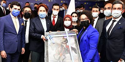 İYİ Gençlik’te devir teslim