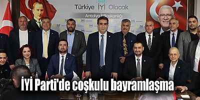 İYİ Parti'de coşkulu bayramlaşma