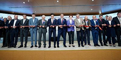 İYİ Parti Genel Başkanı Akşener ve İmamoğlu Çengelköy Kültür Merkezi'ni açtı