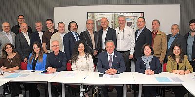 İzmir Dişhekimleri Odası'nda Ersin Atinel Güven Tazeledi