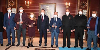 Jandarma'dan bilinçli sürücülere plaket