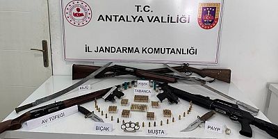 Jandarmadan kaçak silah ticaretine baskın
