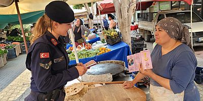 Jandarmadan pazar yerindeki kadınlara KADES bilgilendirmesi