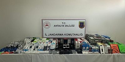 Kaçak cep telefonu operasyonu