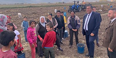 Kadın işçiler Gürer’e dert yandı: “Her şey zamlanıyor, yevmiye yerinde sayıyor”