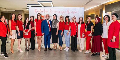 Kadınlar Kalpleri İçin Kırmızıya Geçti