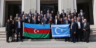 Karabağ'ın büyük şehri Hankendi'de Azerbaycan bayrağı dalgalanıyor