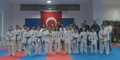 Karateciler kuşak atladı
