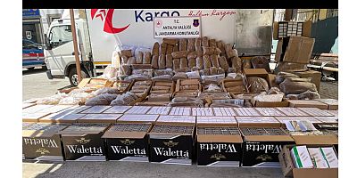 Kargo şirketine ait kamyonette kaçak tütün ele geçirildi