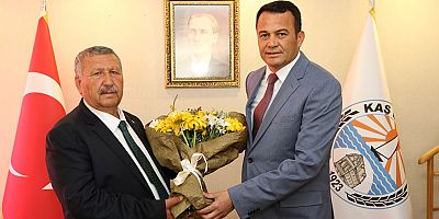 Kaş Belediye Başkanı Erol Demirhan görevi devraldı
