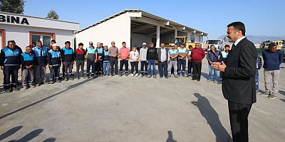 Kaş Belediye Başkanı Ulutaş, personeliyle bayramlaştı