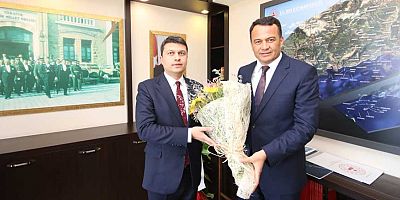 Kaş Belediye Başkanı Ulutaş’tan Kaymakam Öztürk’e ziyaret