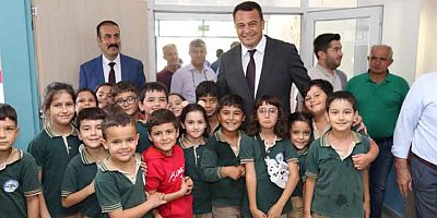 Kaş Belediye Başkanı Ulutaş’tan okul ziyaretleri