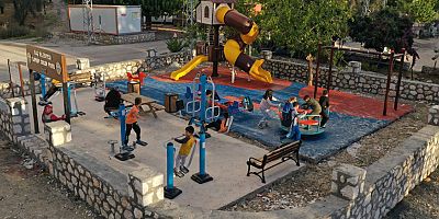 Kaş Belediyesi 11 mahalleye çocuk oyun parkları kurdu