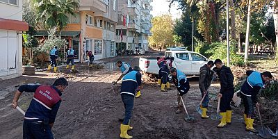 Kaş Belediyesi’nden Kumluca’ya yardım eli