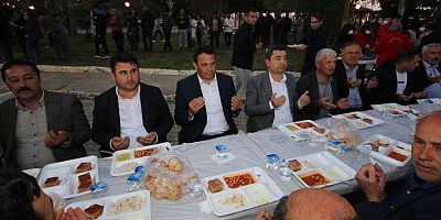 Kaş Belediyesi Ova Mahallesi’nde iftar programı düzenledi