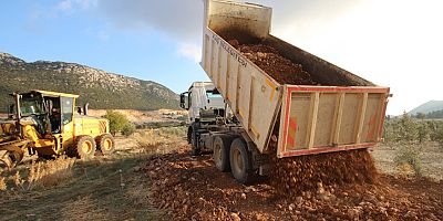 Kaş Bezirgan'da stabilize yol çalışması tamamlandı
