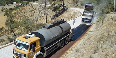 Kaş’ın Sütleğen grup yolu asfaltlanıyor