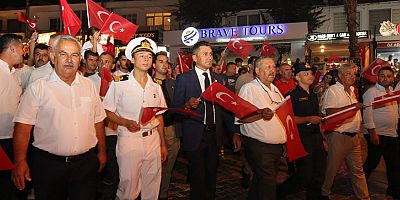 Kaş Kalkan’da 30 Ağustos Zafer Bayramı'nda fener alayı ve konser düzenlendi