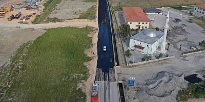 Kaş Kınık’ta bağlantı yolunda asfalt çalışması yapıldı
