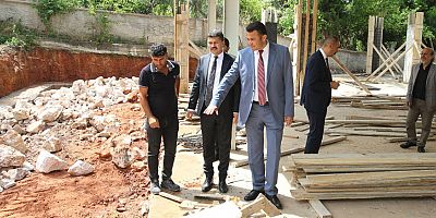 Kaş Palamut’ta meydan projesi çalışmaları devam ediyor