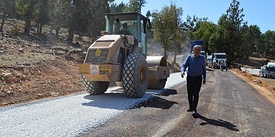 Kaş Sinneli grup yolu asfaltlanıyor