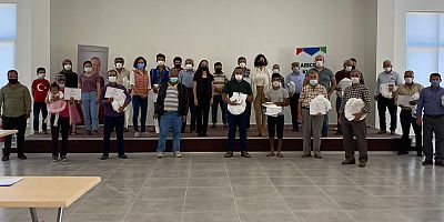 Kaş Sütleğen’de arı yetiştiricilerine eğitim verildi