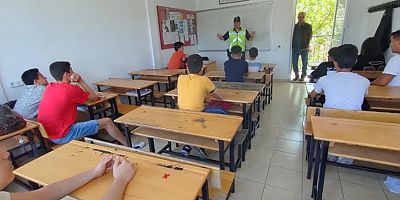 Kaş'ta Öğretmen ve Öğrencilere Trafik  Semineri