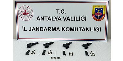 Kasadaki Ruhsatsız tabancalara Jandarma baskını