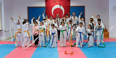 Kemer Belediye karate takımı kuşak atladı