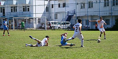 Kemer Belediye Merkez Spor evinde berabere kaldı